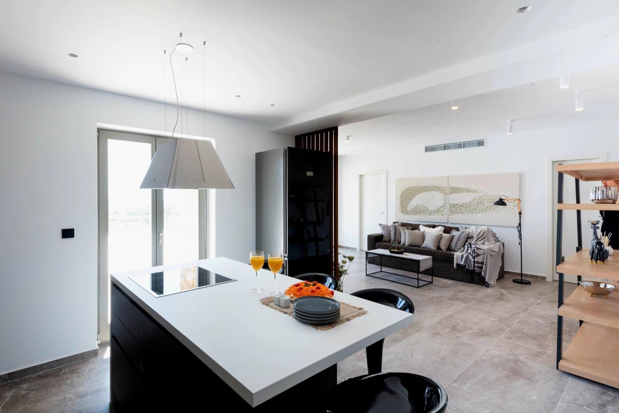 Golden Bay Luxury And Chrisi Akti (Paros)