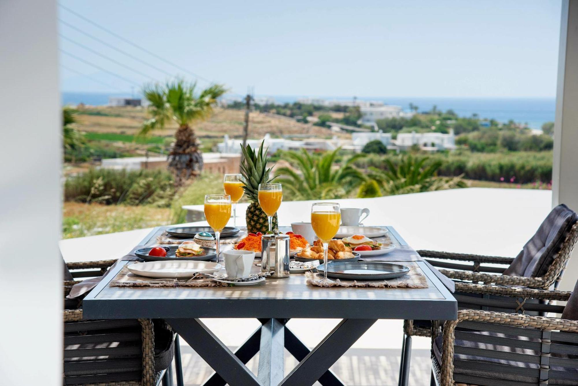Golden Bay Luxury And Chrisi Akti (Paros)